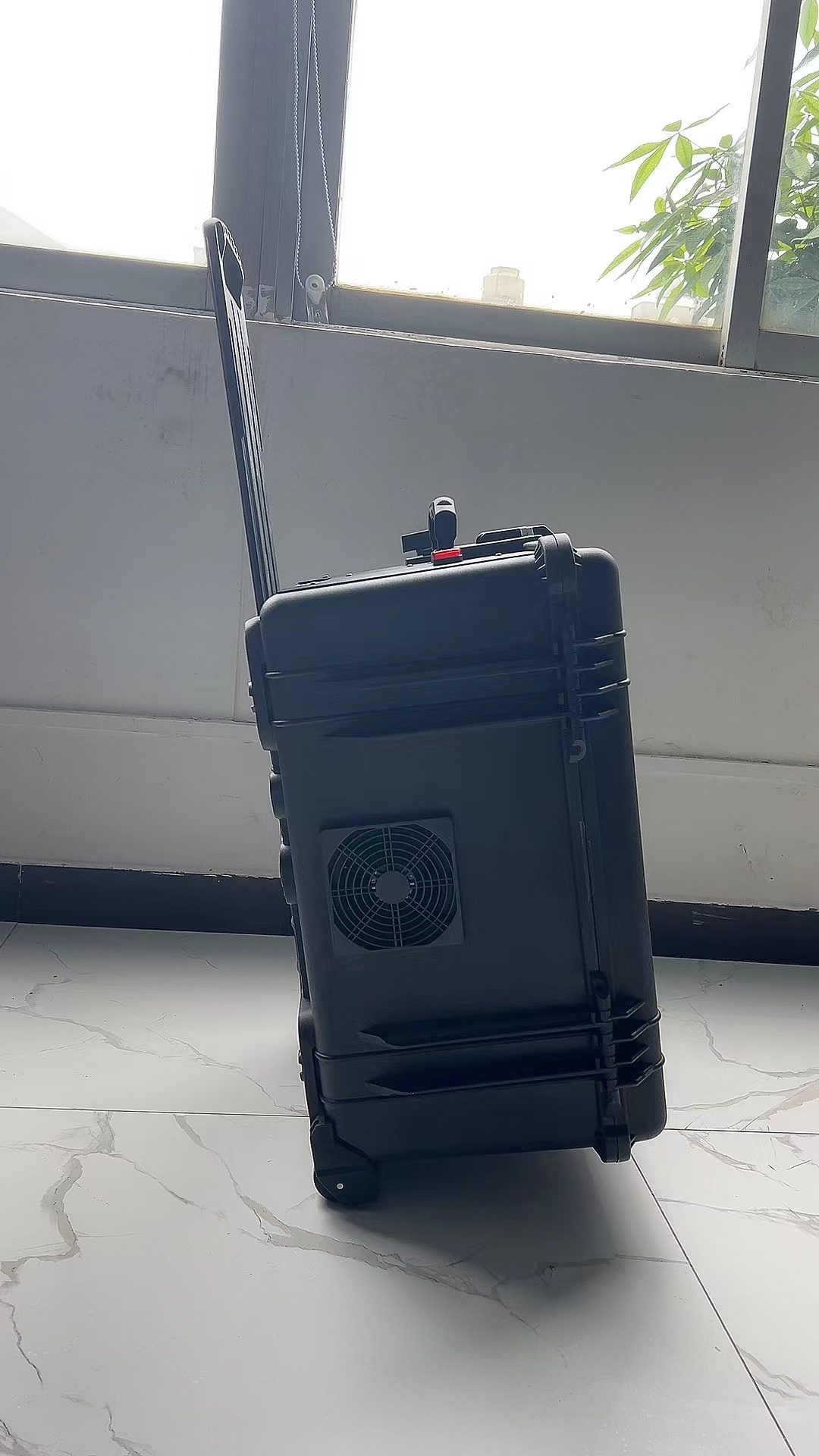 富锦手拉箱型移动通信干扰器